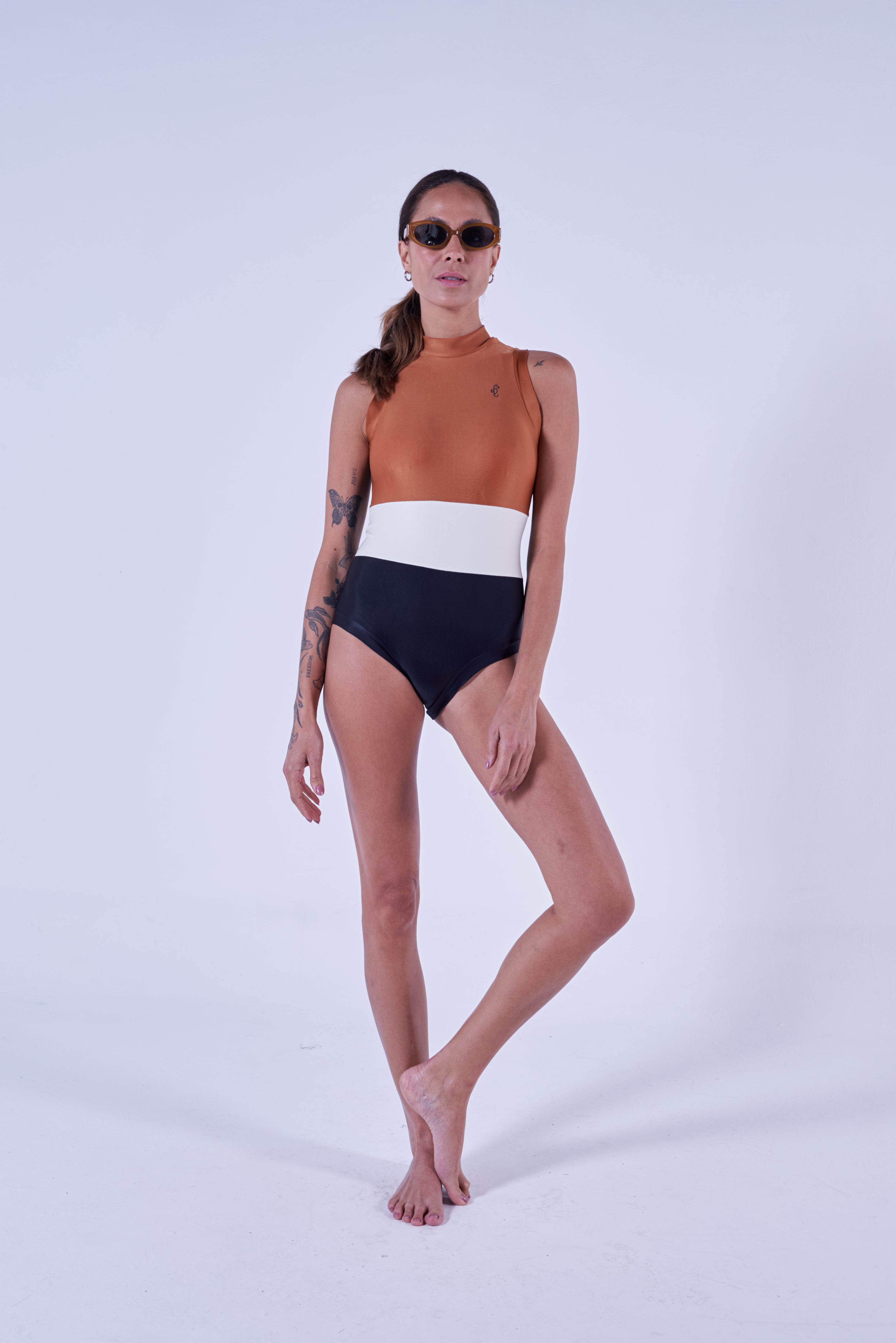 Body Maresias Listras caramelo / off-white / preto
