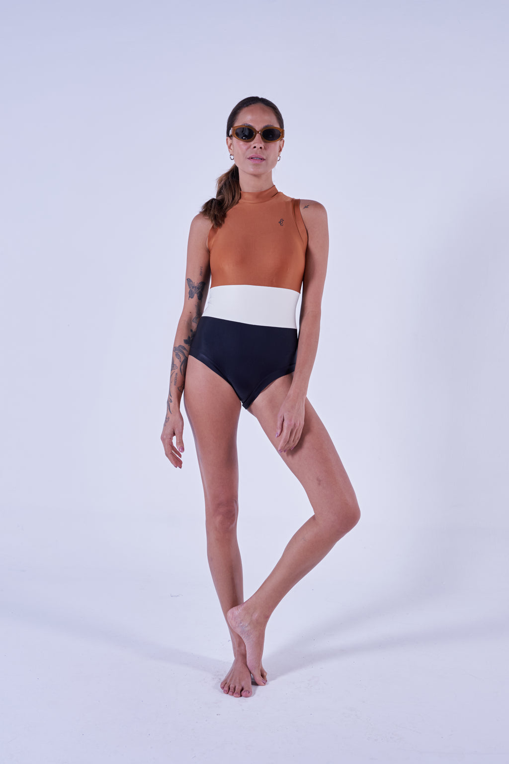 Body Maresias Listras caramelo / off-white / preto